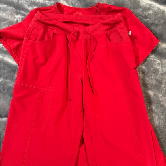 Cherokee Infinity Red Set - Picture 4 of 8